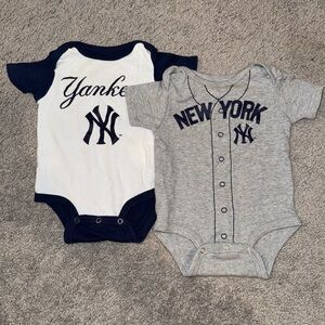 Yankees Baby Onesie 0-3 Month (Lot of 2)
